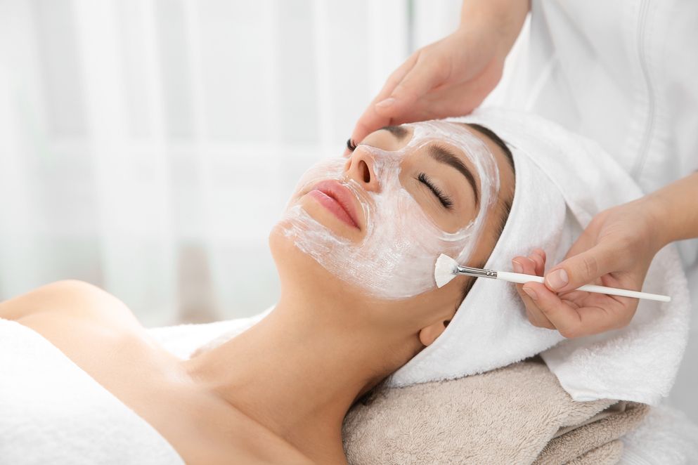 Gesichtsbehandlungen Maske